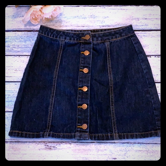 Adorable forever 21 denim button down mini skirt - Picture 1 of 4